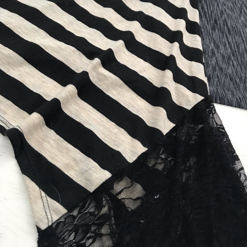Striped flowy halter top - Picture 3 of 3